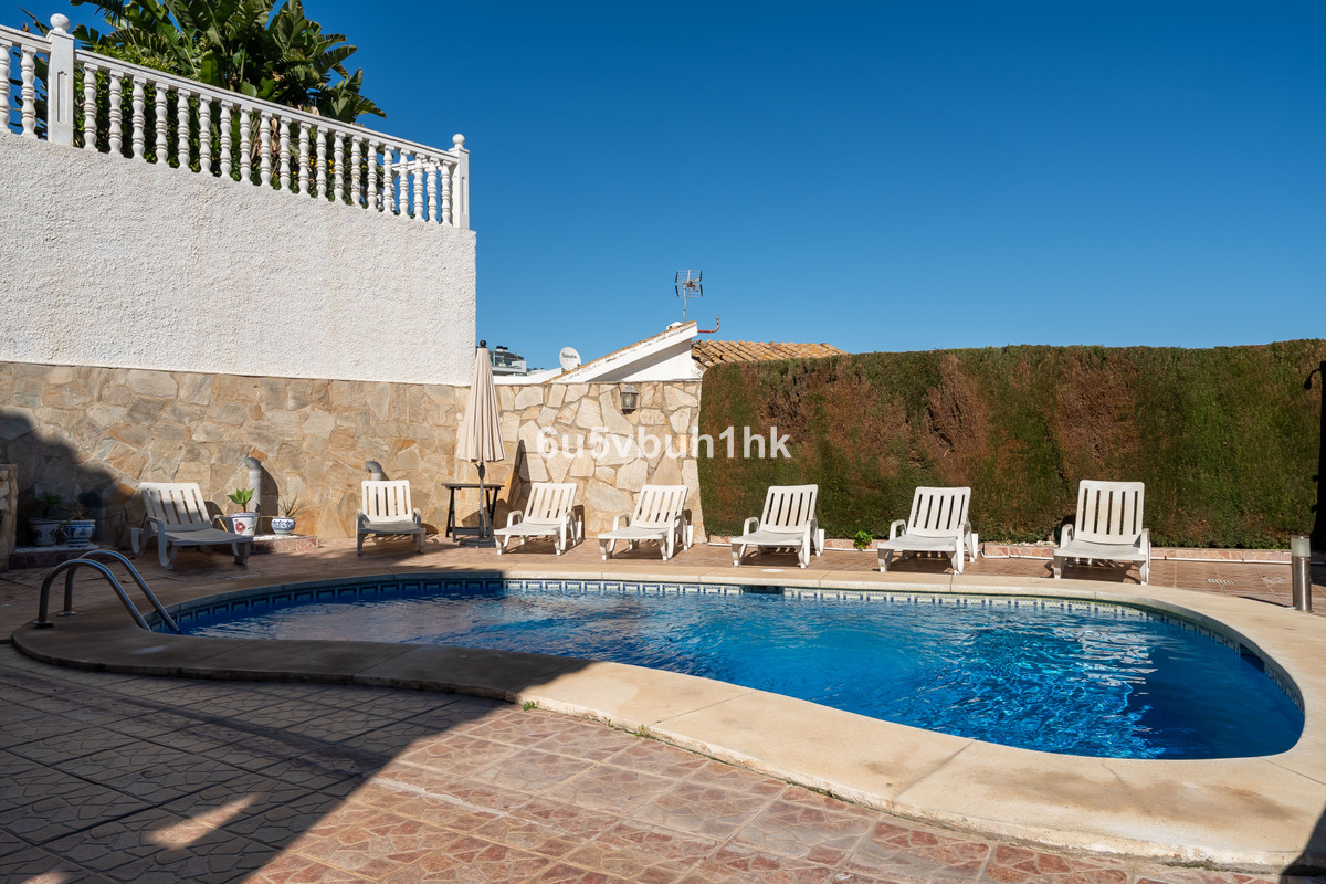 Villa for sale in Fuengirola