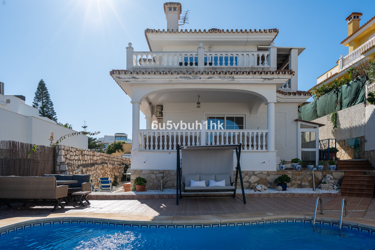 Villa for sale in Fuengirola