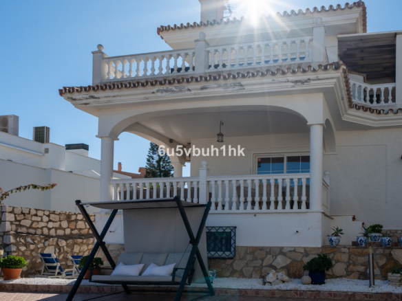 Villa for sale in Fuengirola