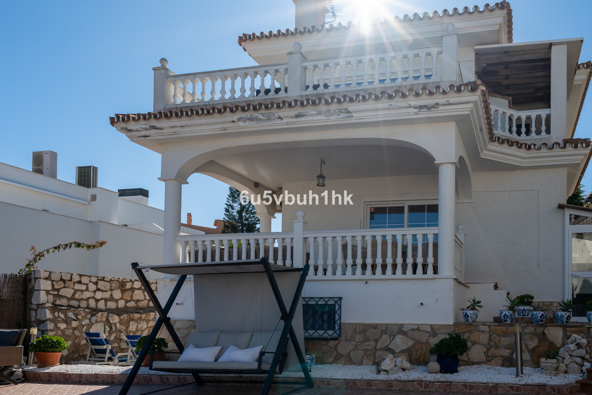 Villa for sale in Fuengirola