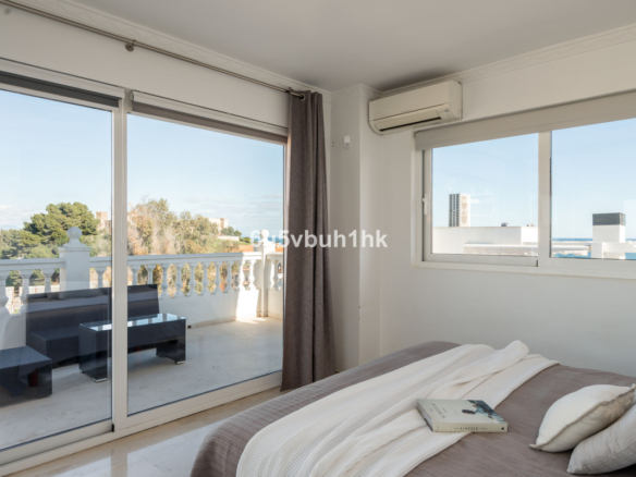 Villa for sale in Fuengirola