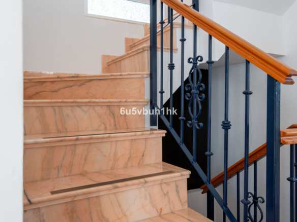 Villa for sale in Fuengirola