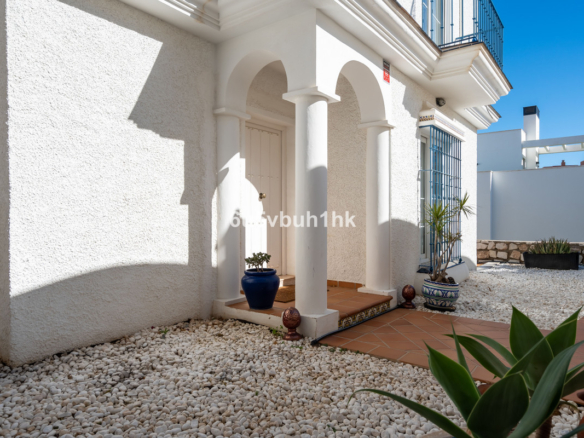 Villa for sale in Fuengirola