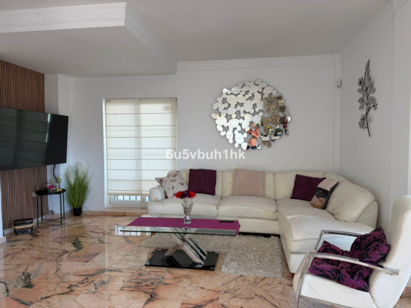 Villa for sale in Fuengirola