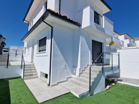 Villa for sale in Manilva