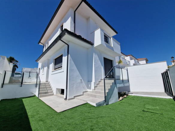 Villa for sale in Manilva