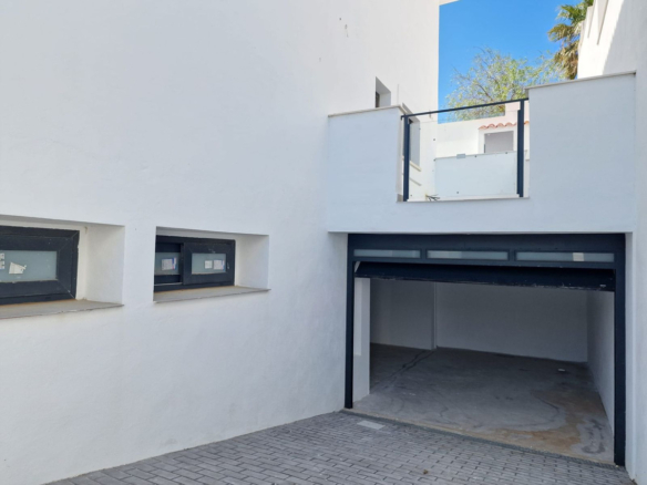 Villa for sale in Manilva
