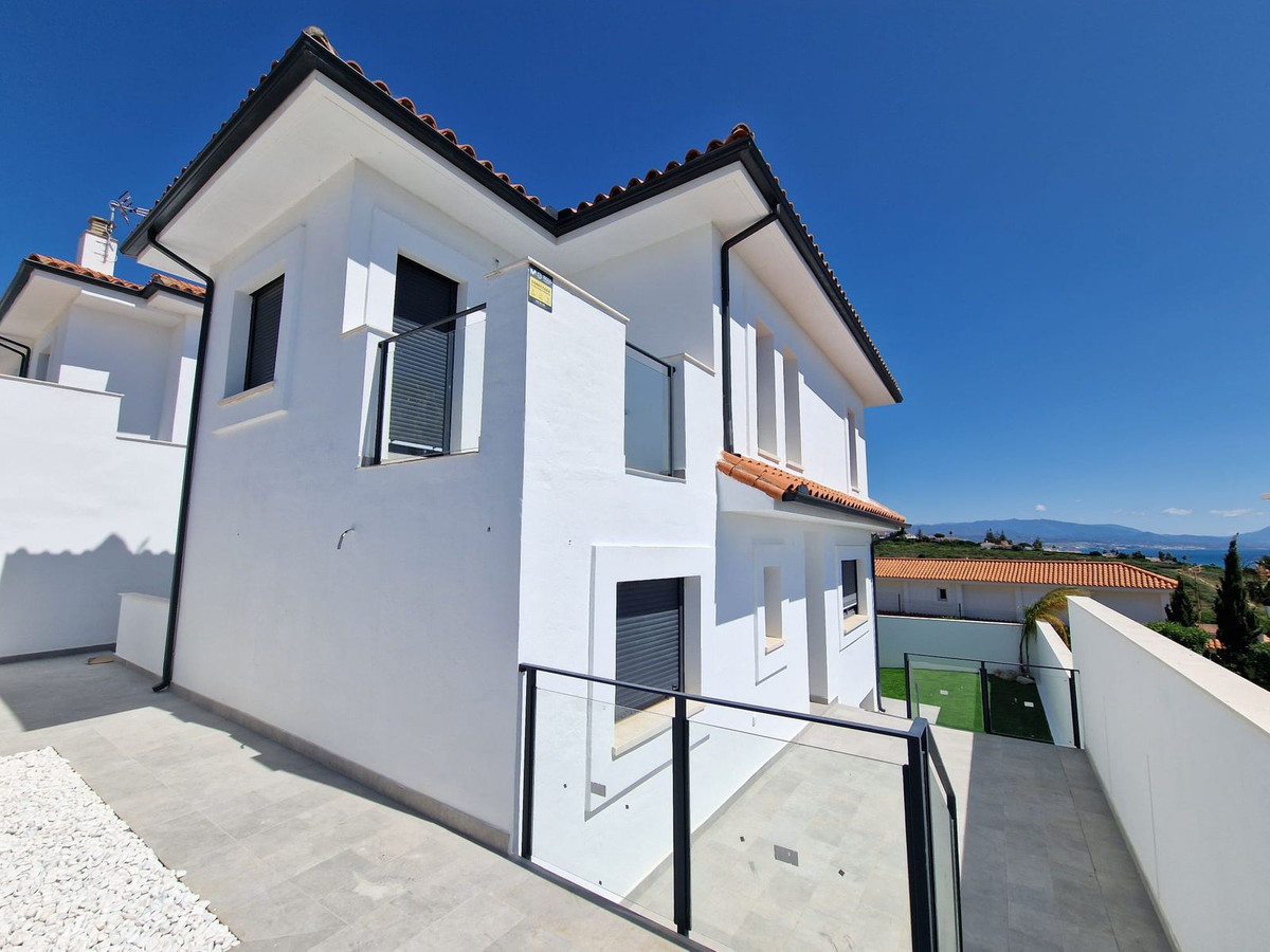 Villa for sale in Manilva