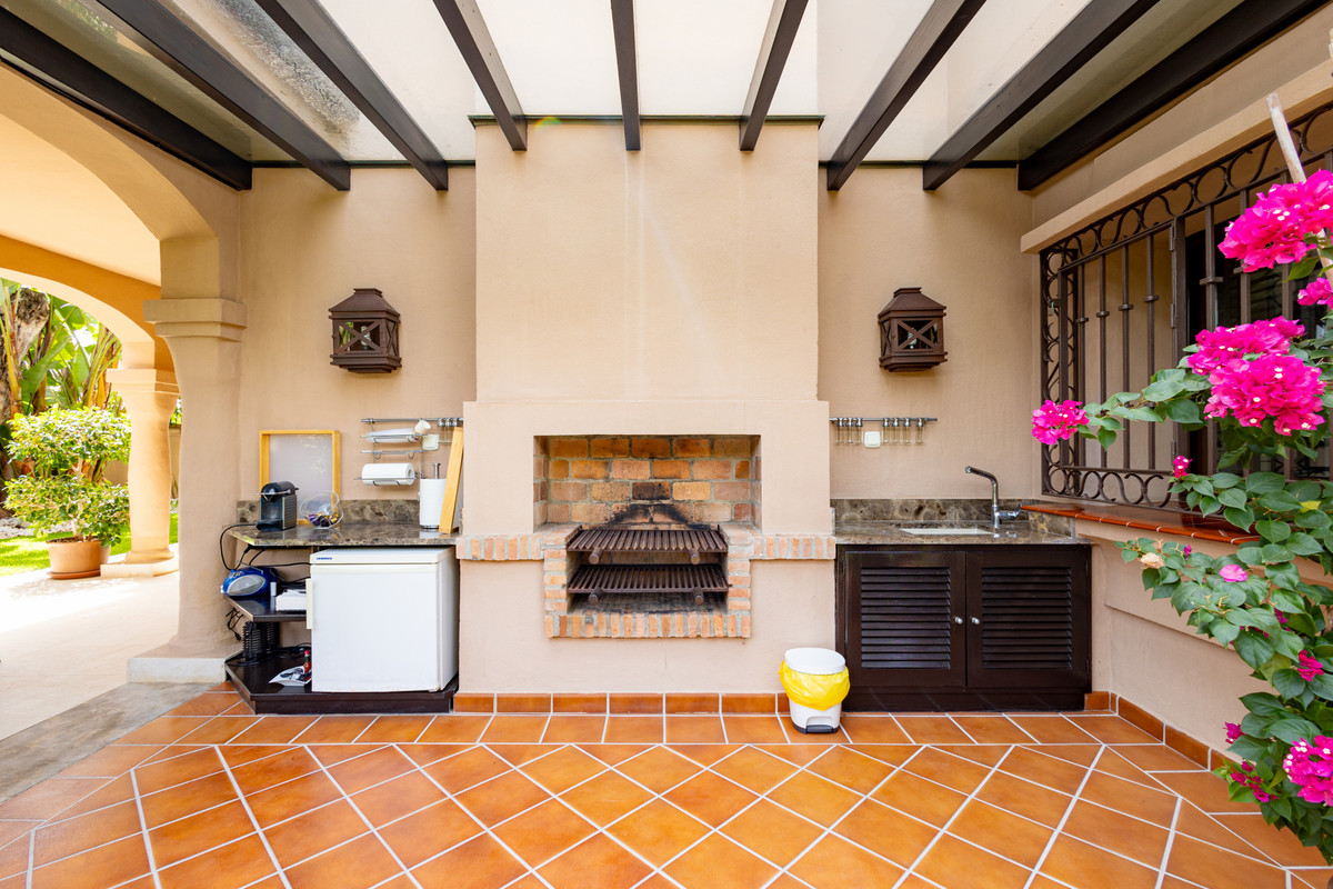 Villa for sale in Marbella