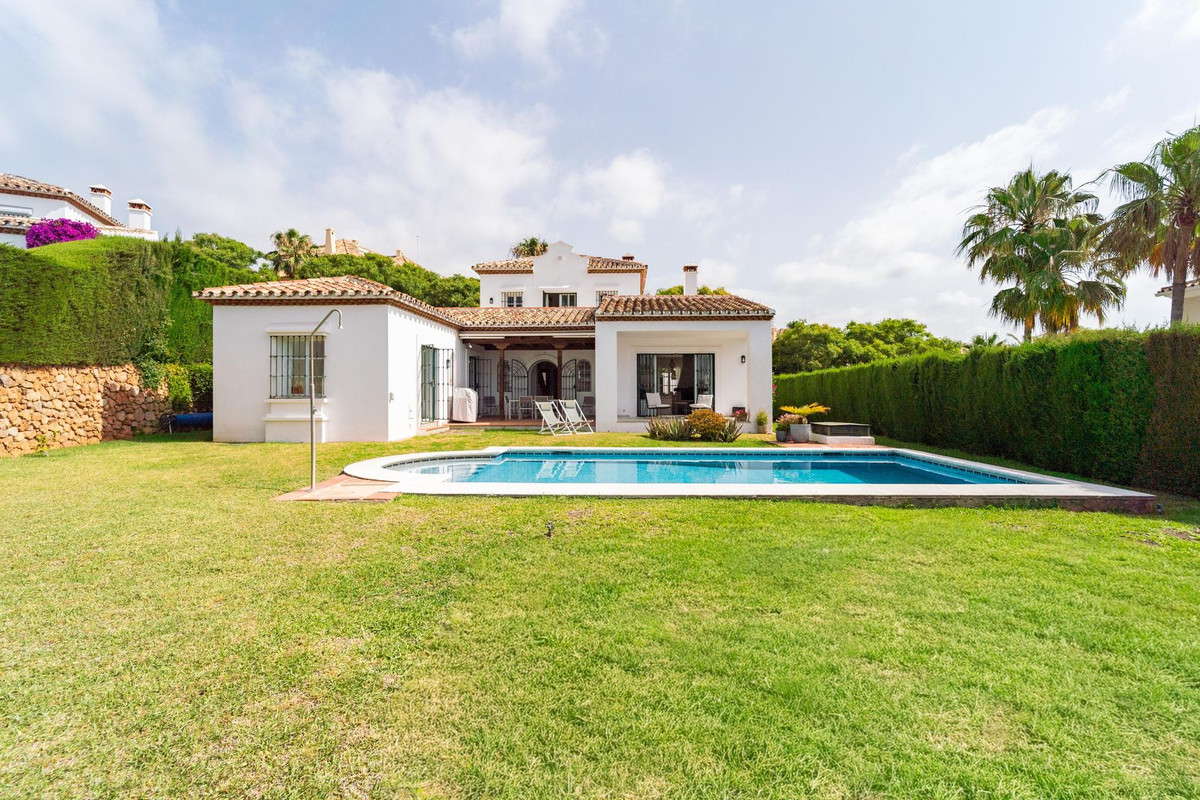 Villa-in-Marbella-Ref-R5418922 Villa for sale in Marbella