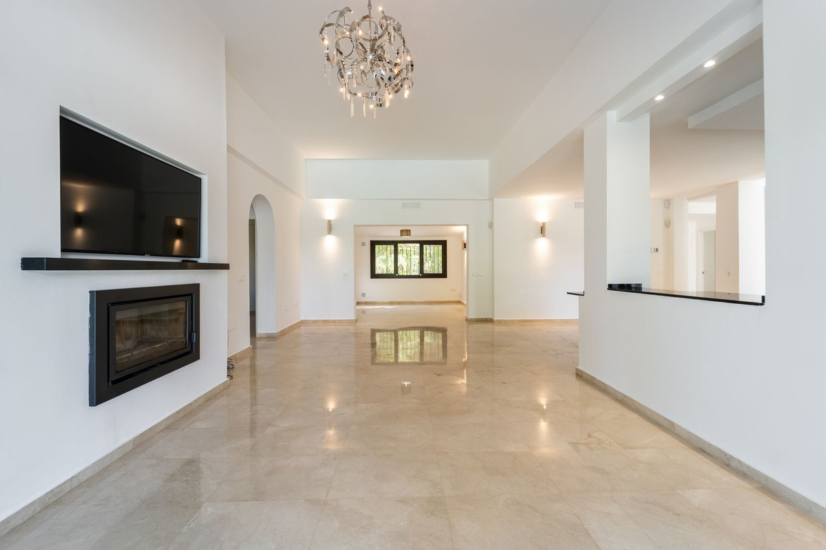 Villa for sale in Marbella