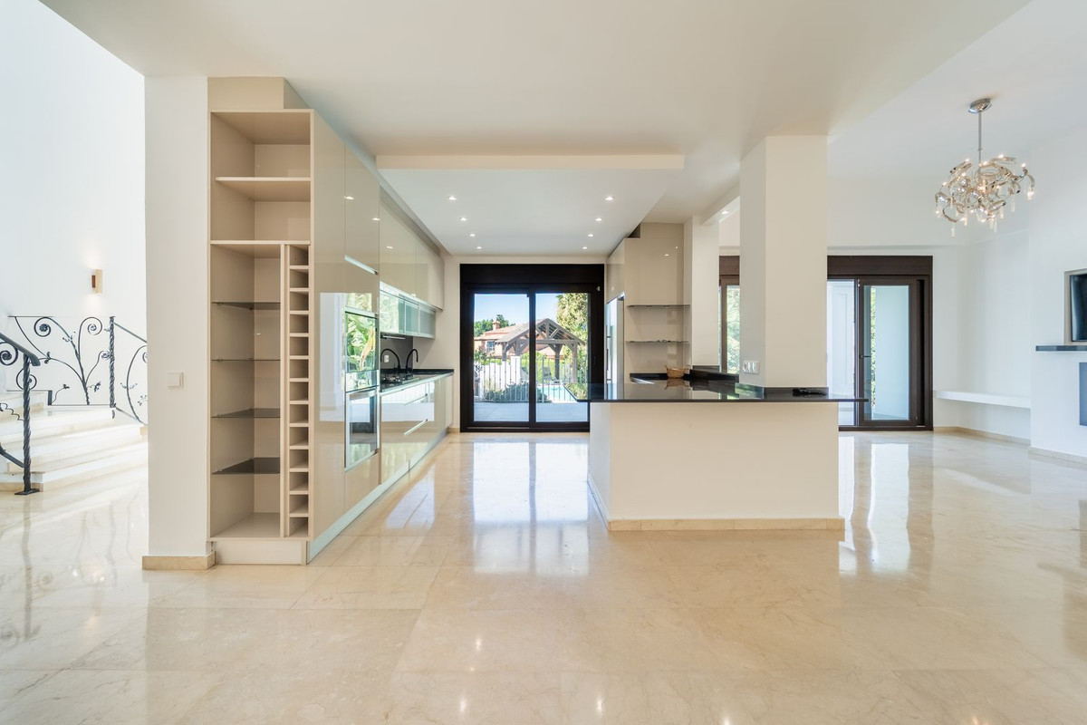 Villa for sale in Marbella