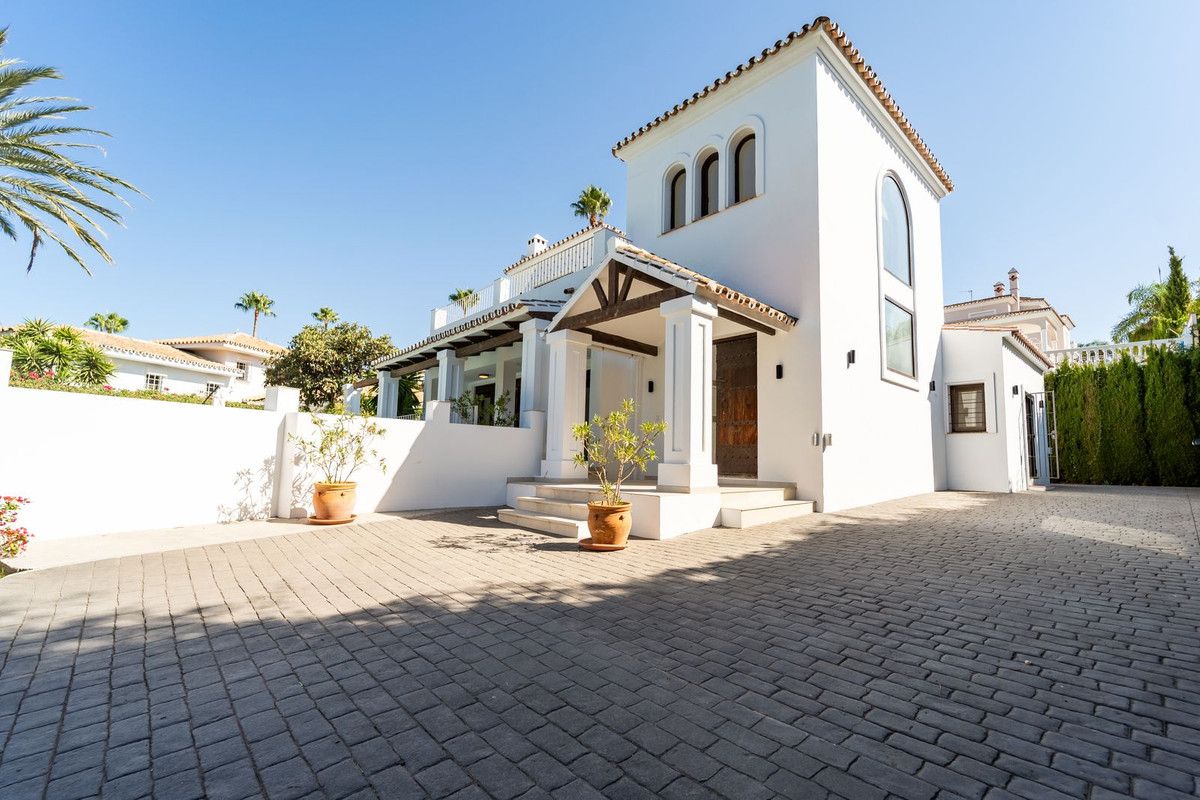 Villa for sale in Marbella