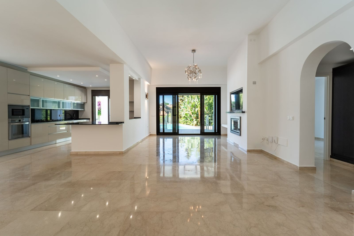 Villa for sale in Marbella