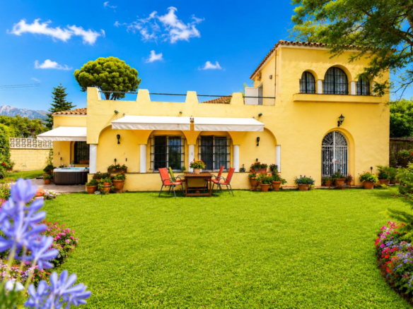 Villa for sale in Marbella