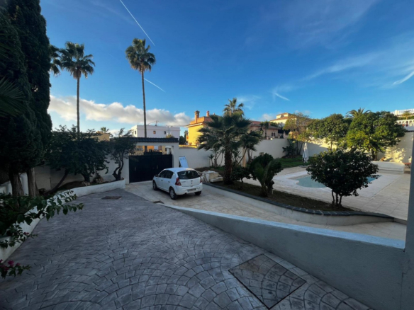 Villa for sale in Mijas