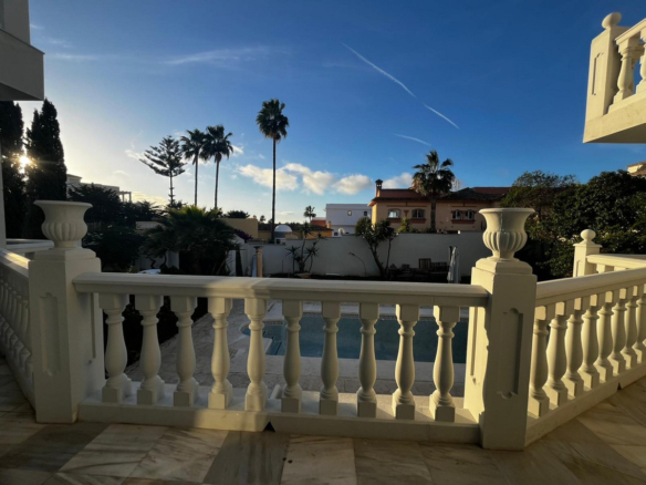 Villa for sale in Mijas