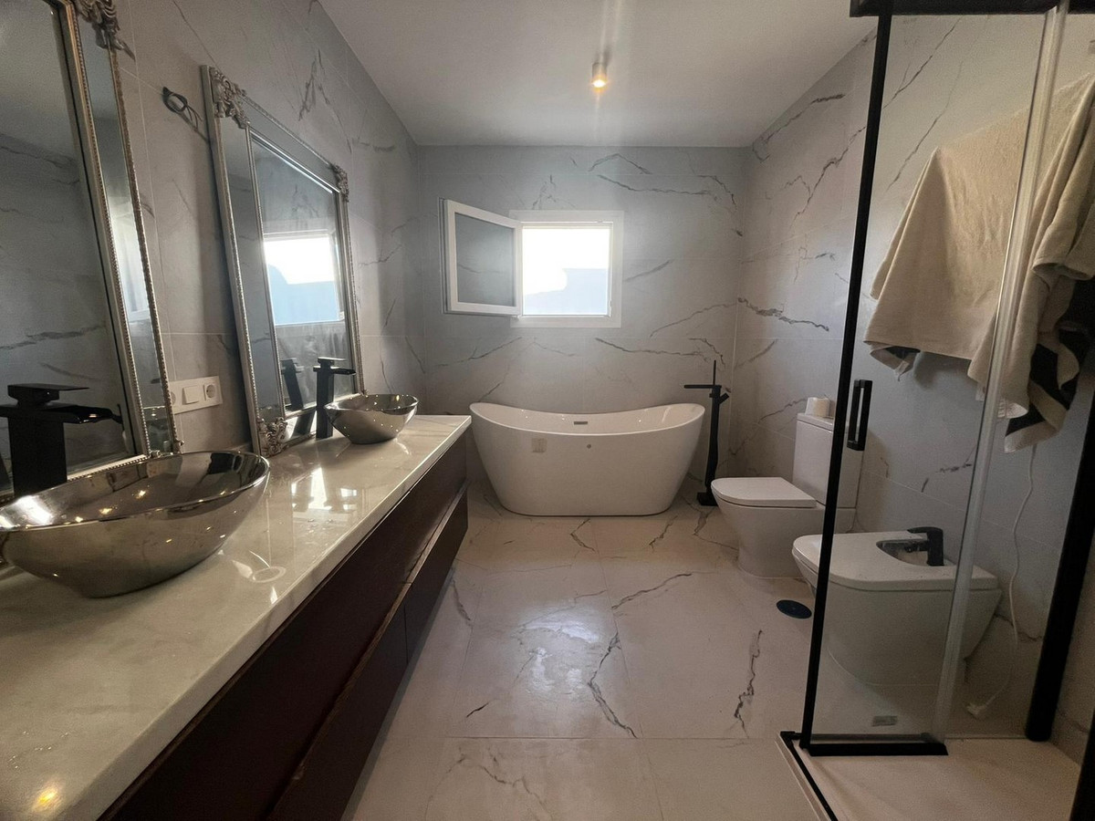 Villa for sale in Mijas