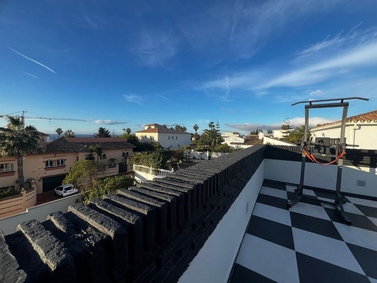 Villa for sale in Mijas