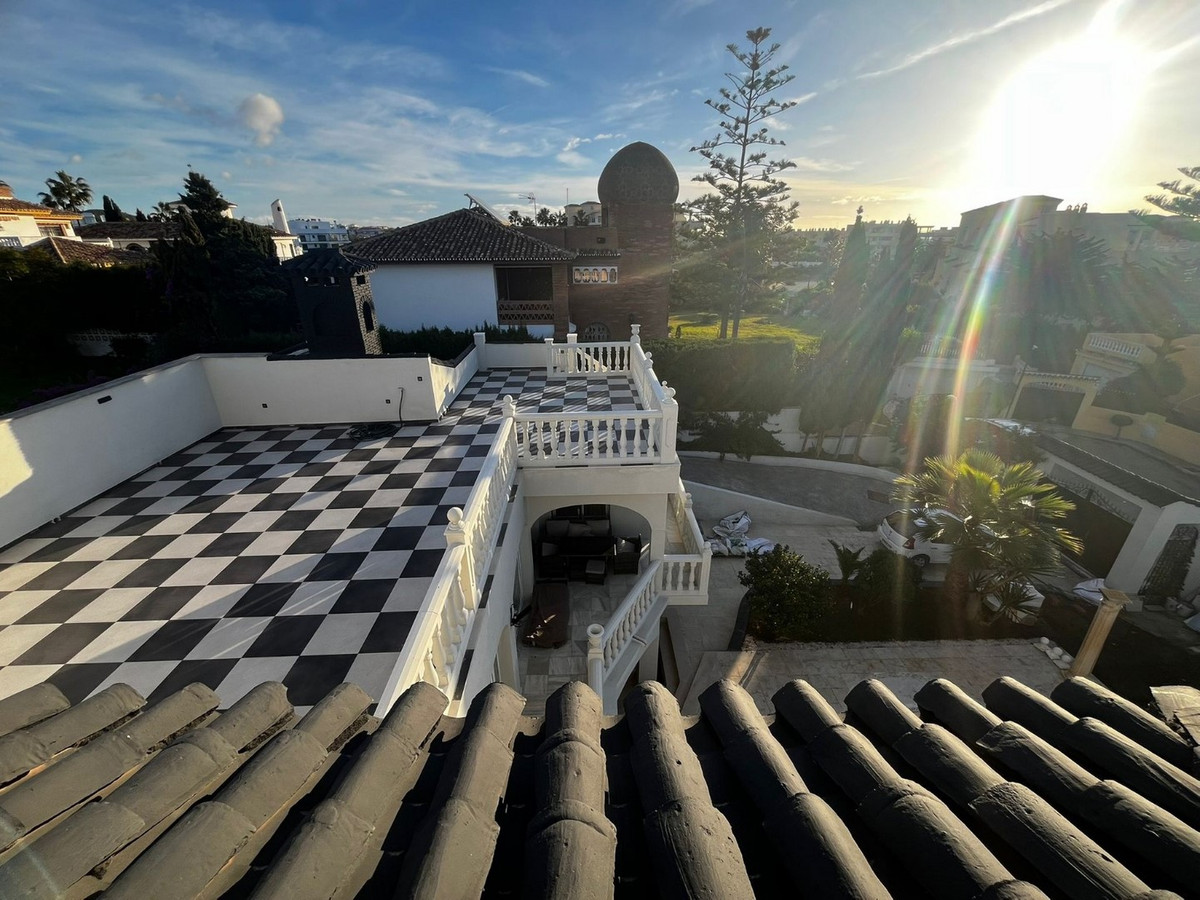 Villa for sale in Mijas