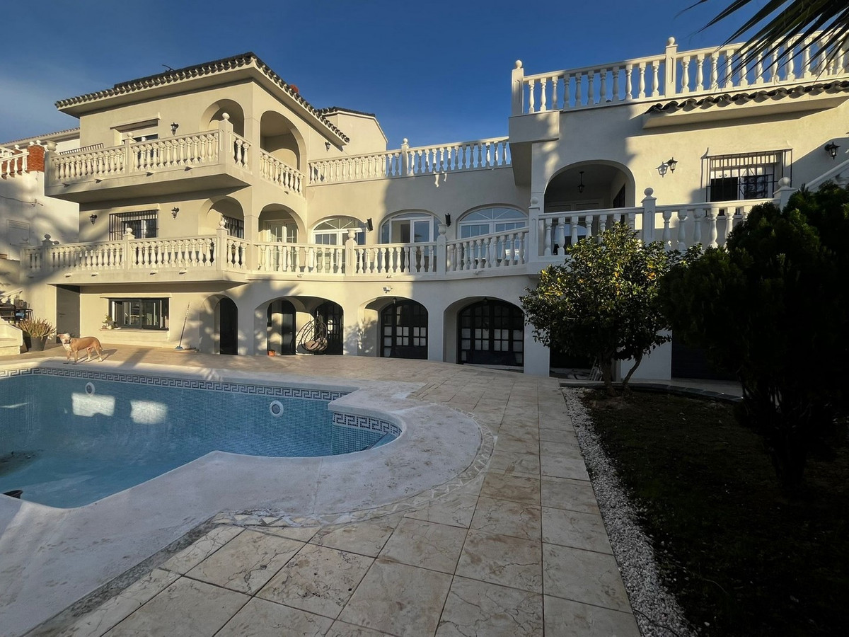 Villa-in-Mijas-Ref-R5299099 Villa for sale in Mijas