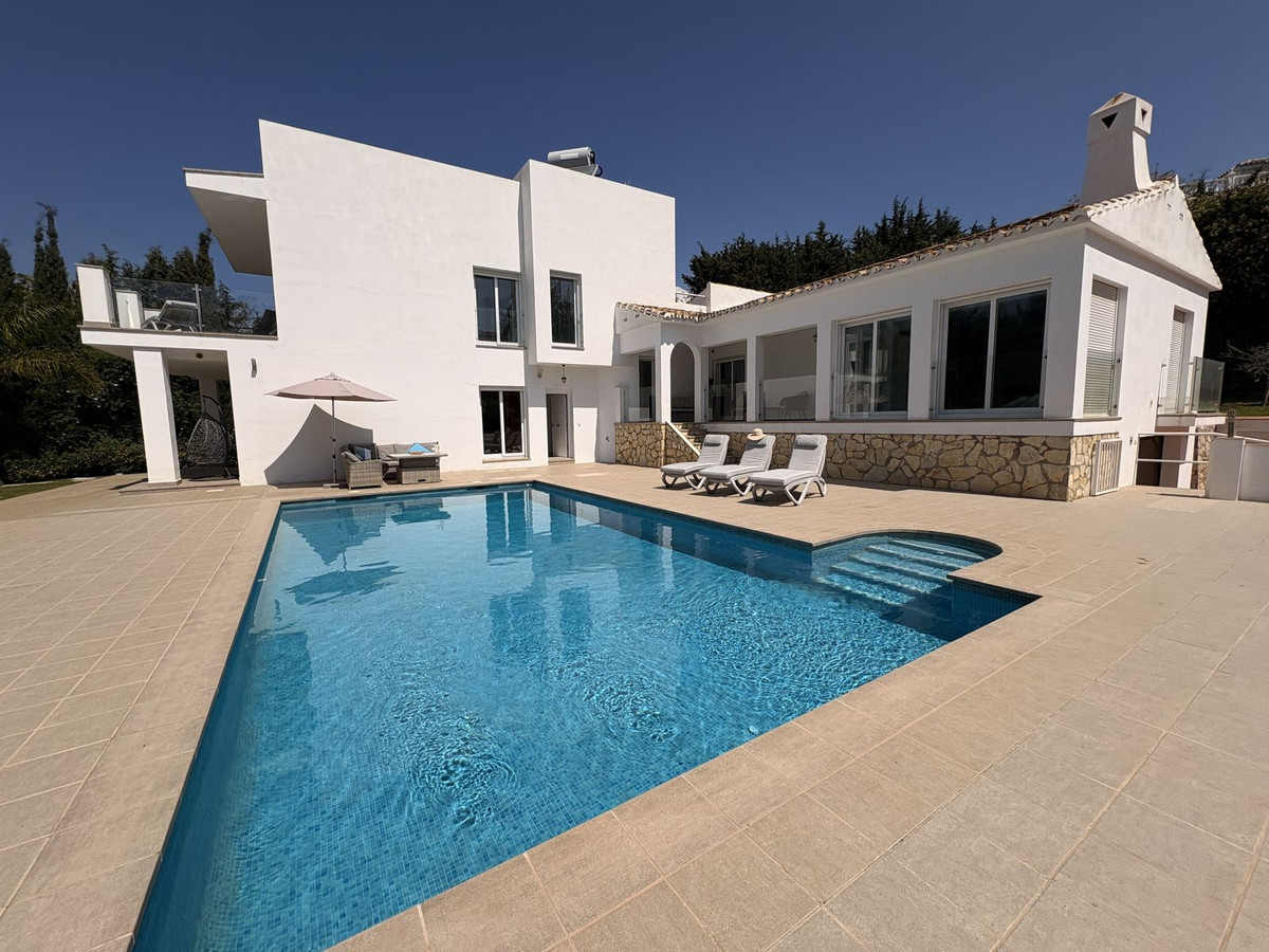 Villa for sale in Mijas