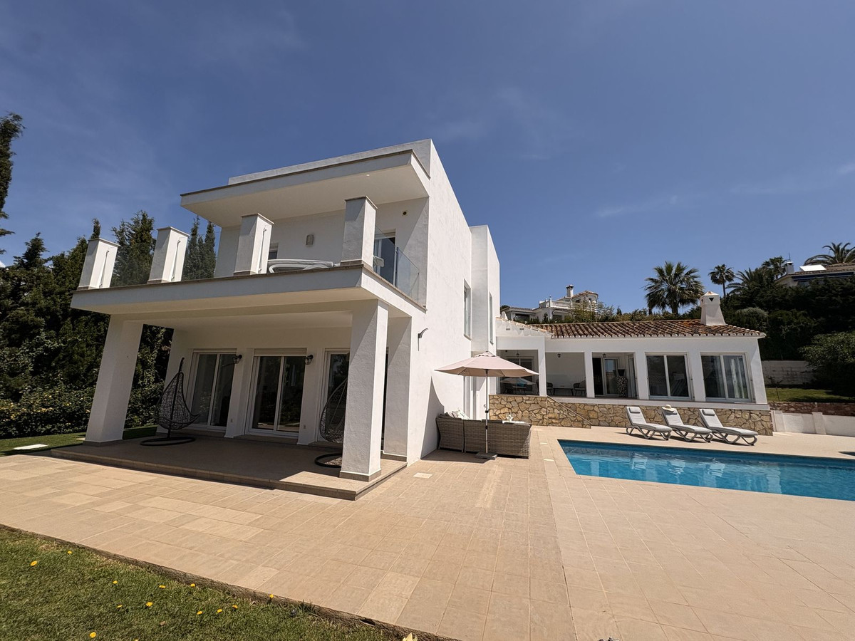 Villa for sale in Mijas