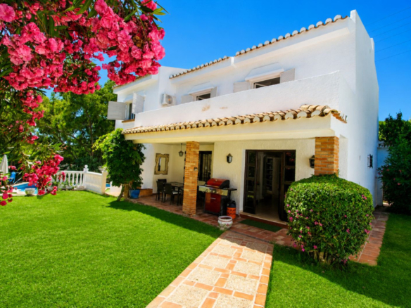 Villa for sale in Mijas
