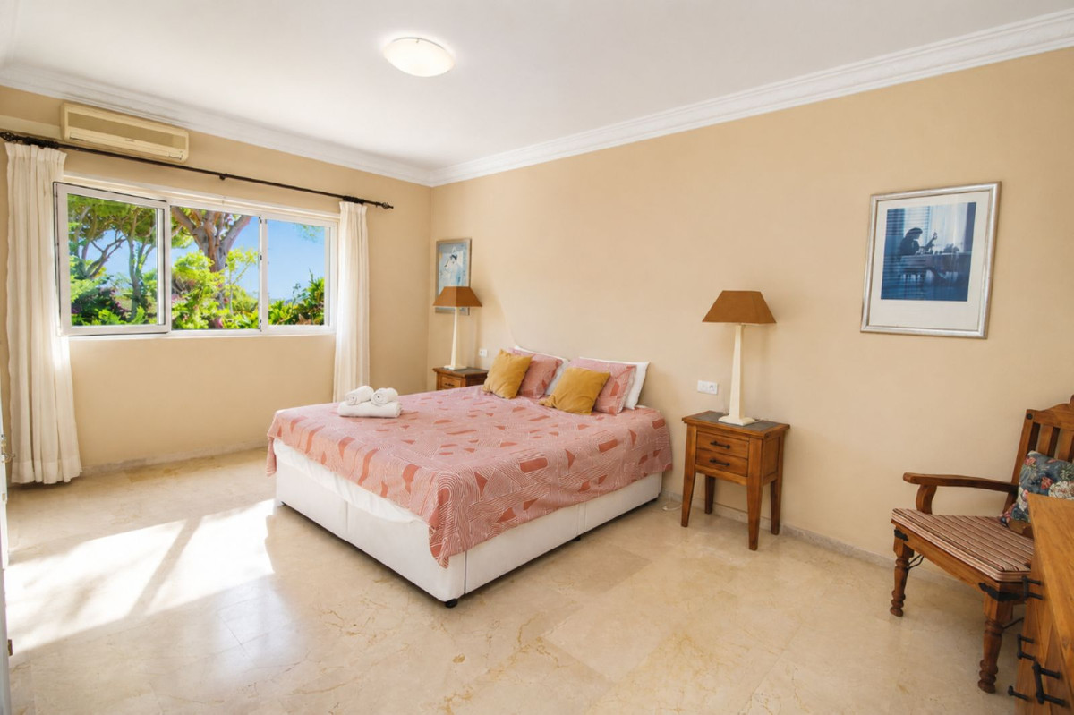 Villa for sale in Mijas