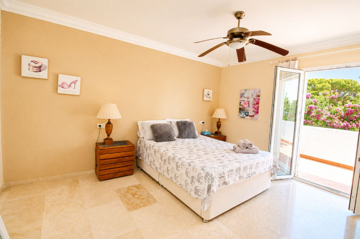 Villa for sale in Mijas