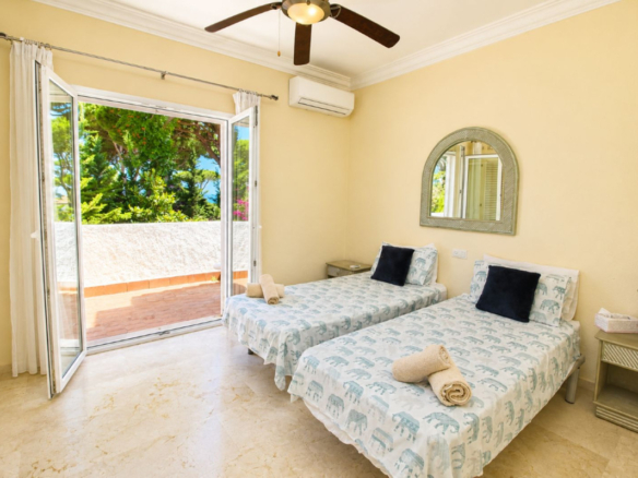 Villa for sale in Mijas