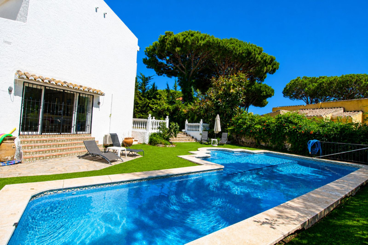 Villa for sale in Mijas