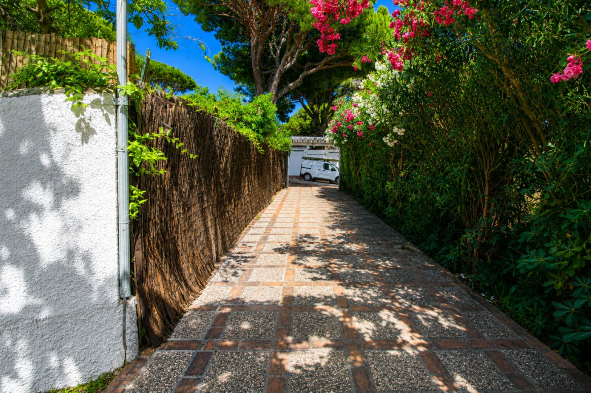 Villa for sale in Mijas
