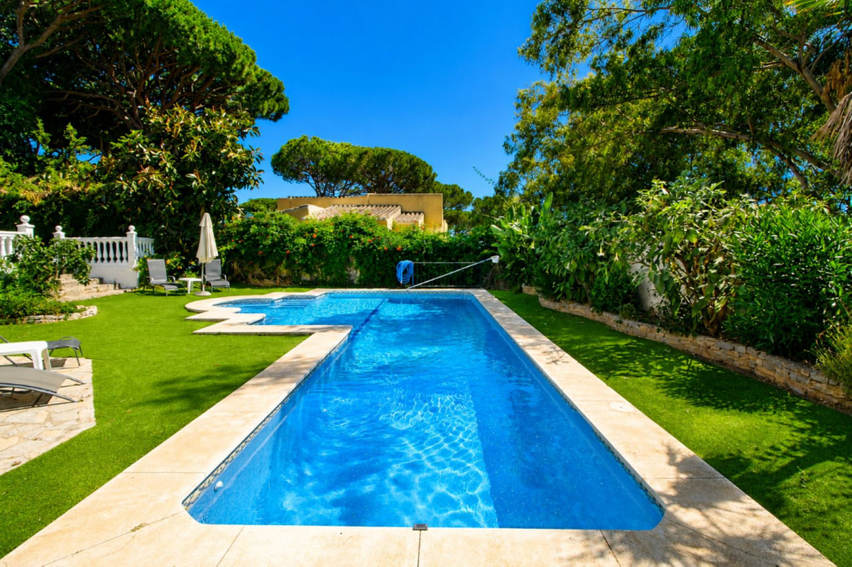 Villa for sale in Mijas