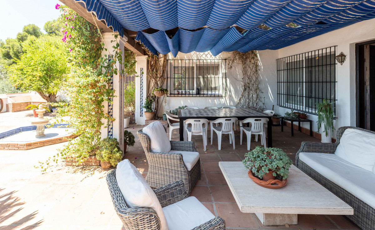 Villa for sale in Mijas