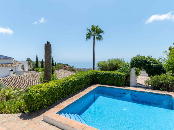 Villa for sale in Mijas