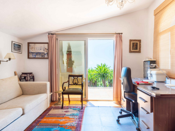 Villa for sale in Mijas
