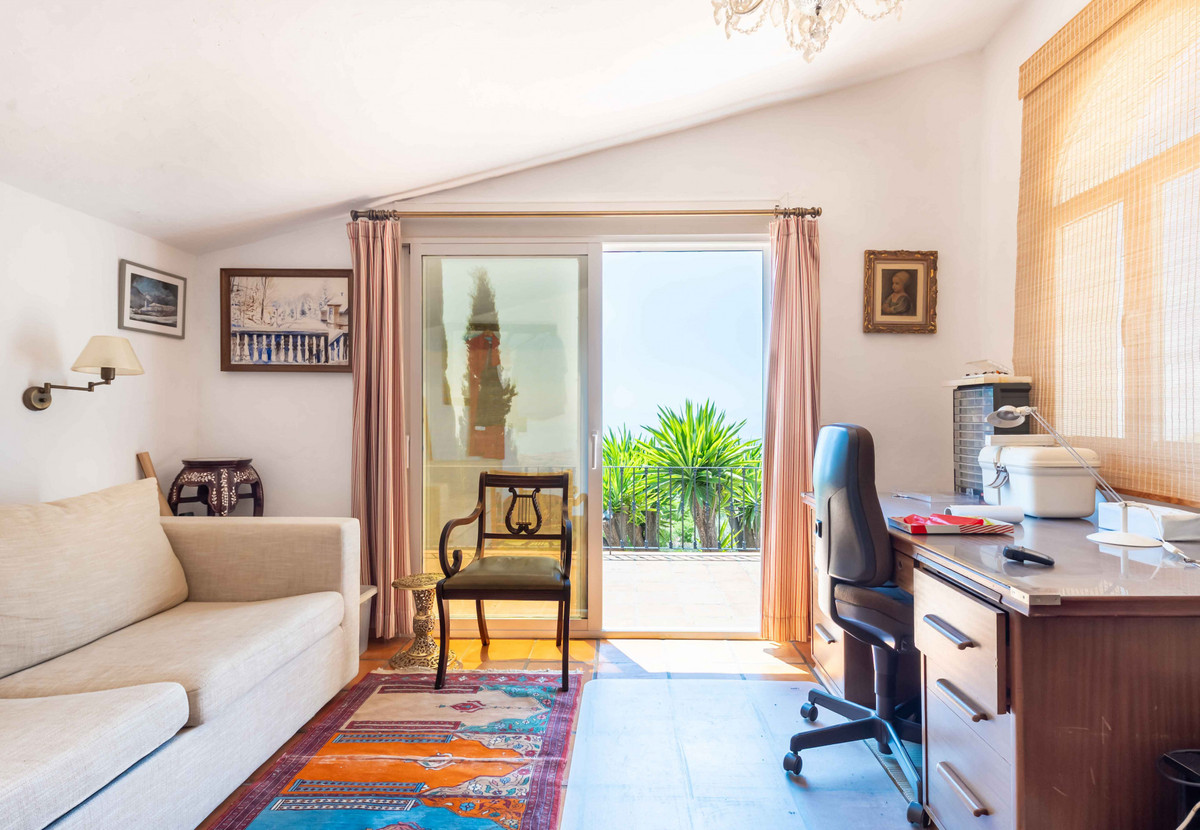 Villa for sale in Mijas