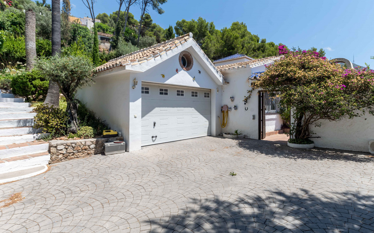 Villa for sale in Mijas