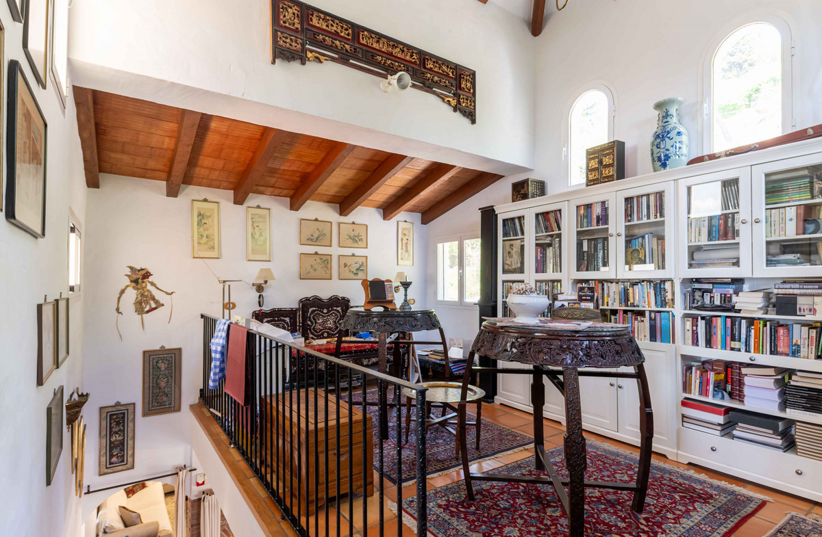 Villa for sale in Mijas