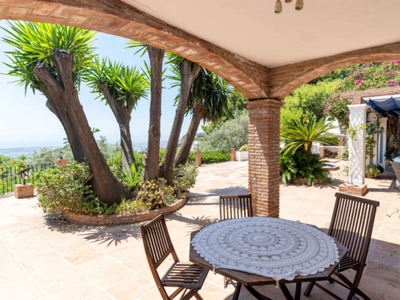 Villa for sale in Mijas