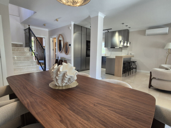 Villa for sale in Mijas