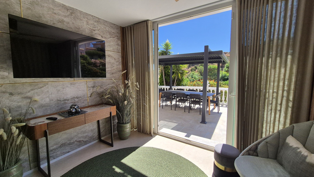 Villa for sale in Mijas