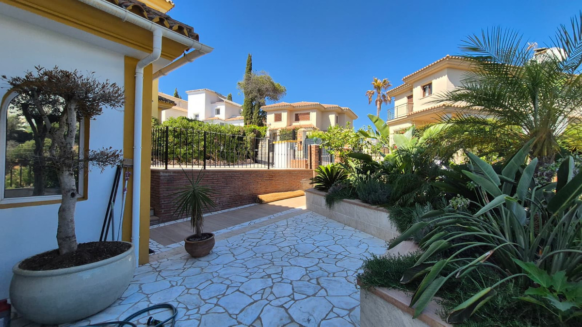 Villa for sale in Mijas
