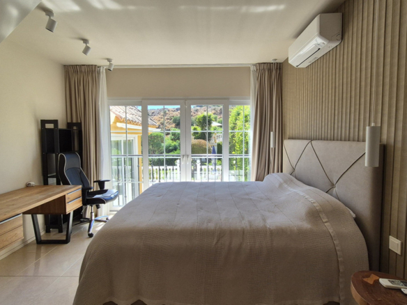 Villa for sale in Mijas