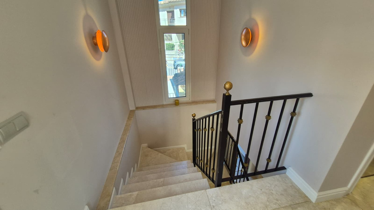 Villa for sale in Mijas