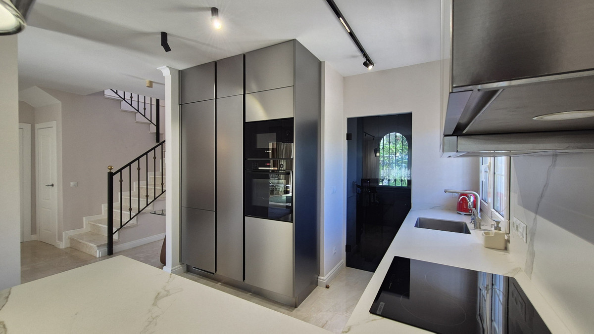 Villa for sale in Mijas