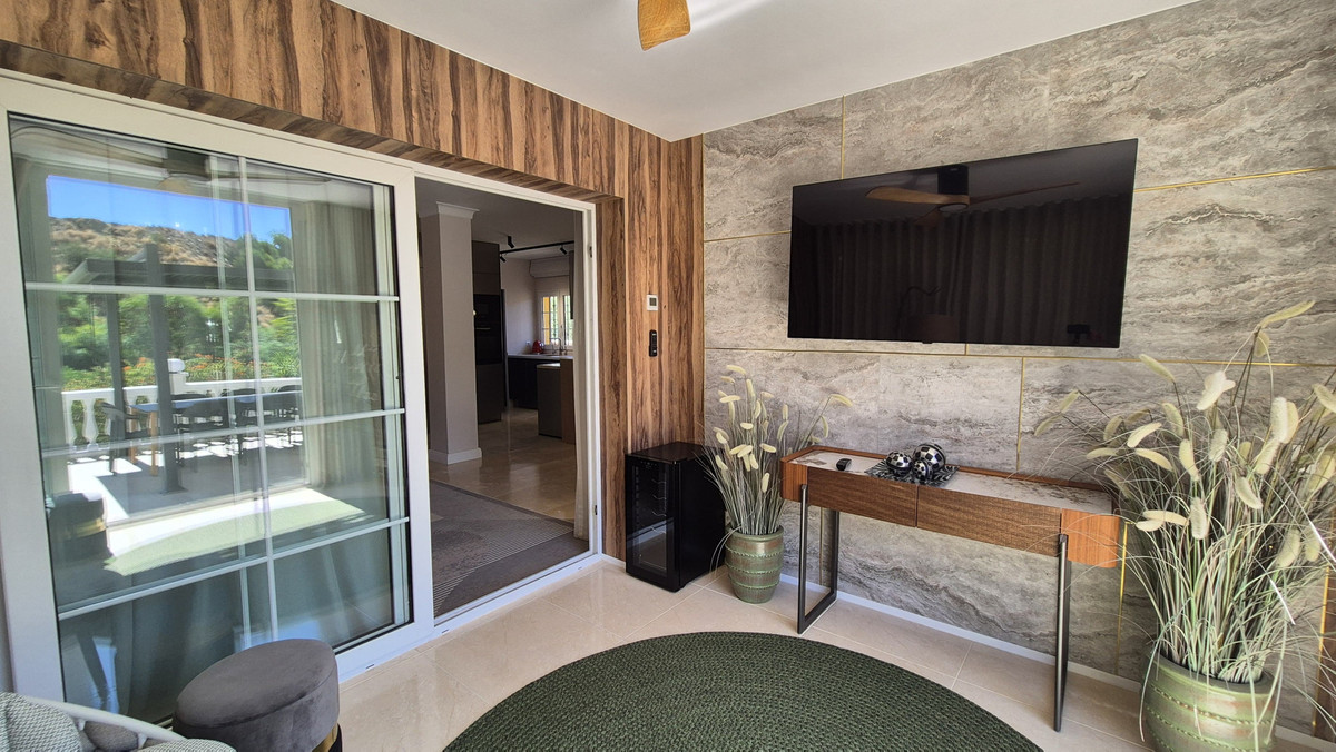 Villa for sale in Mijas