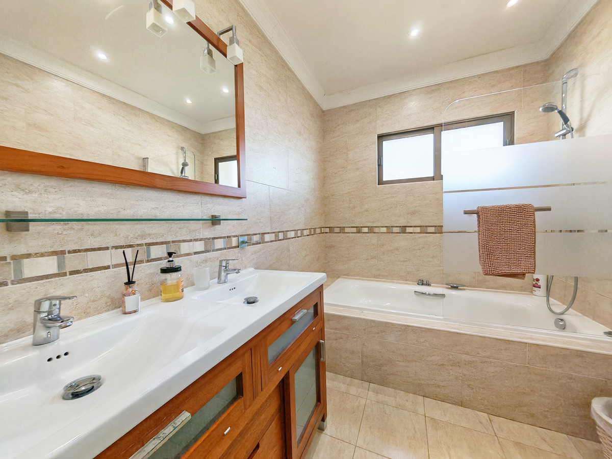 Villa for sale in Mijas