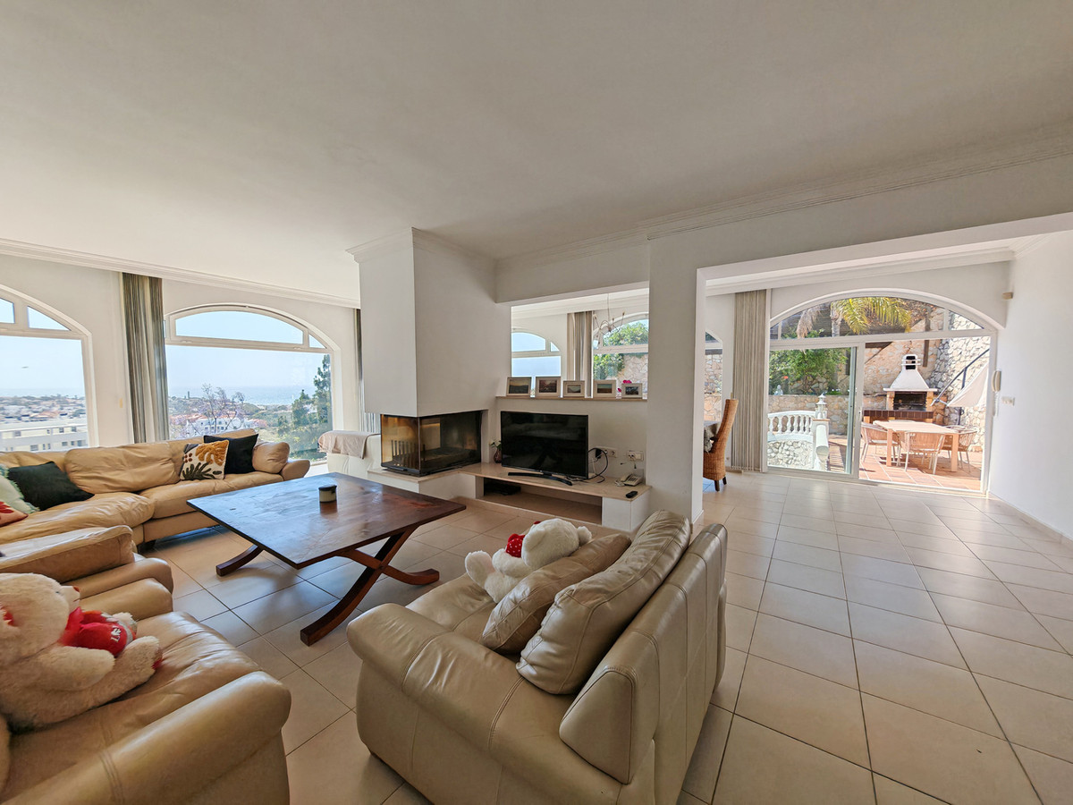Villa for sale in Mijas